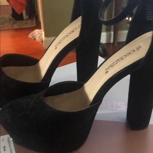 PLATFORM CHUNKY HEEL